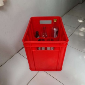 KERANJANG BOTOL RABBIT 8008 / KRAT / BOX PETI PLASTIK ISI 12 BOTOL: Solusi Praktis Penyimpanan Botol yang Kuat, Ringkas, dan Efisien
