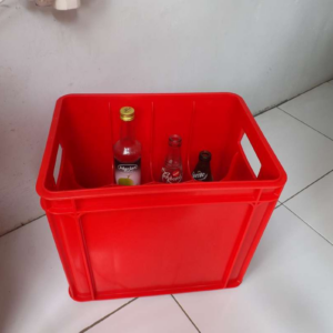 KERANJANG BOTOL RABBIT 8008 / KRAT / BOX PETI PLASTIK ISI 12 BOTOL: Solusi Praktis Penyimpanan Botol yang Kuat, Ringkas, dan Efisien