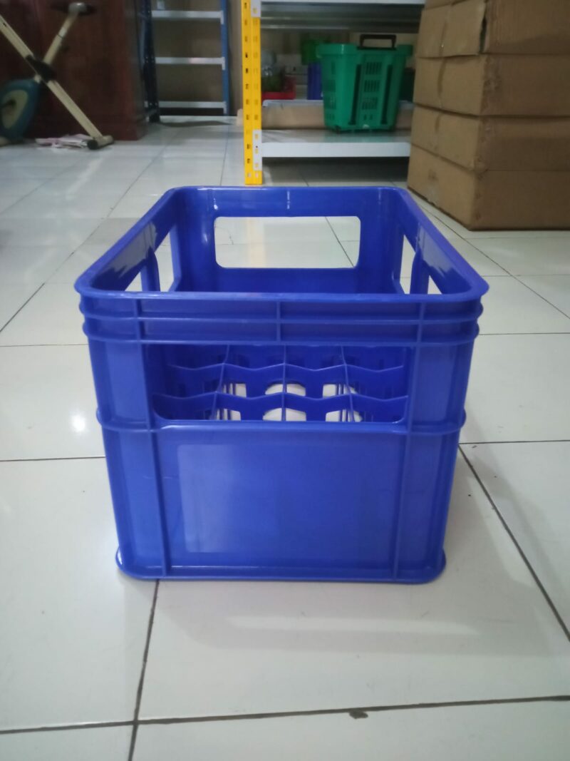 KERANJANG PETI BOTOL INDUSTRI RABBIT TIPE 8006 (4) KERANJANG BOTOL RABBIT 8006 / KRAT / BOX PETI PLASTIK ISI 24 BOTOL: Solusi Terbaik Penyimpanan dan Distribusi Botol Minuman Industri