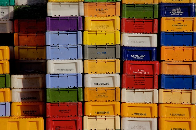 5 Hal yang Harus Diperhatikan Sebelum Membeli Container Box Plastik