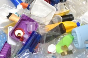 Sampah Plastik Dapat Menyebabkan Terjadinya Pencemaran Tanah, Kenapa?