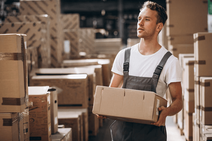 Warehouse Helper: Pilar Utama dalam Manajemen Gudang Modern