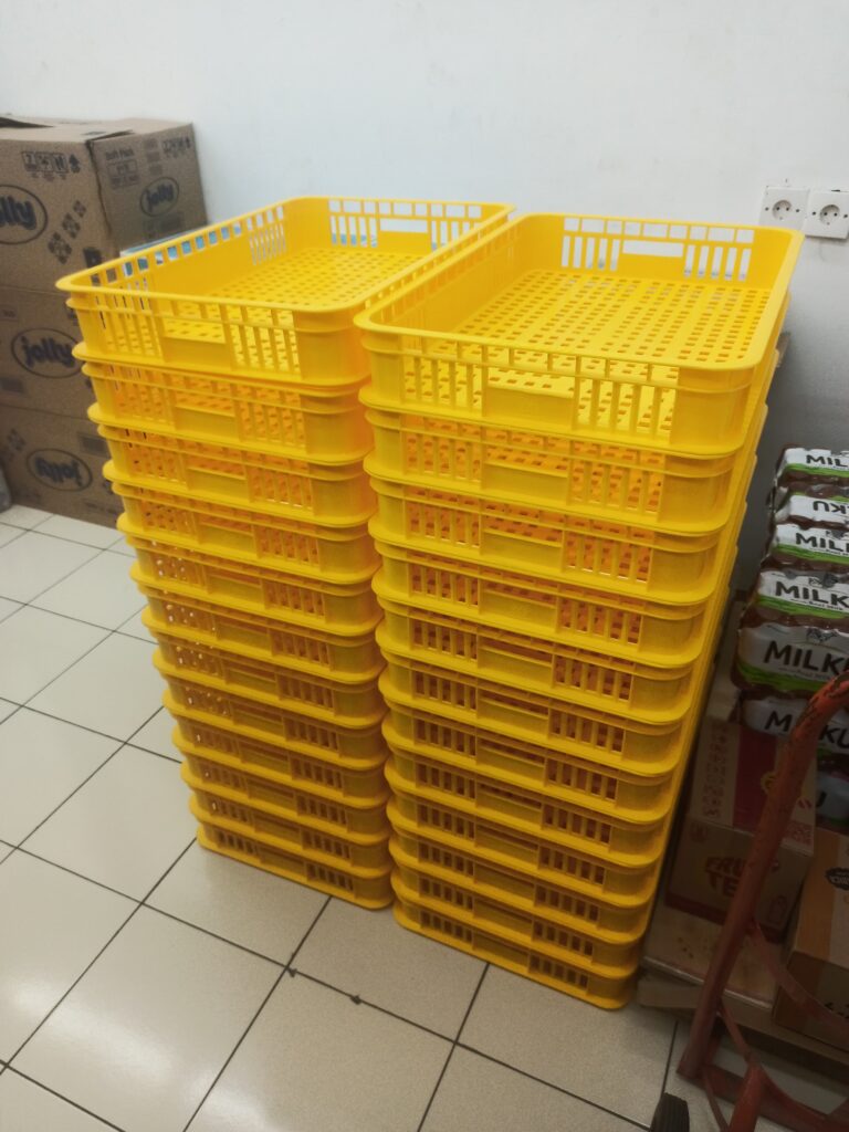 CONTAINER BOX PLASTIK INDUSTRI RABBIT 2001, KIRIM KE DEPOK OLEH TIM RAJA PLASTIK INDONESIA | RAJAPLASTIKINDONESIA.COM