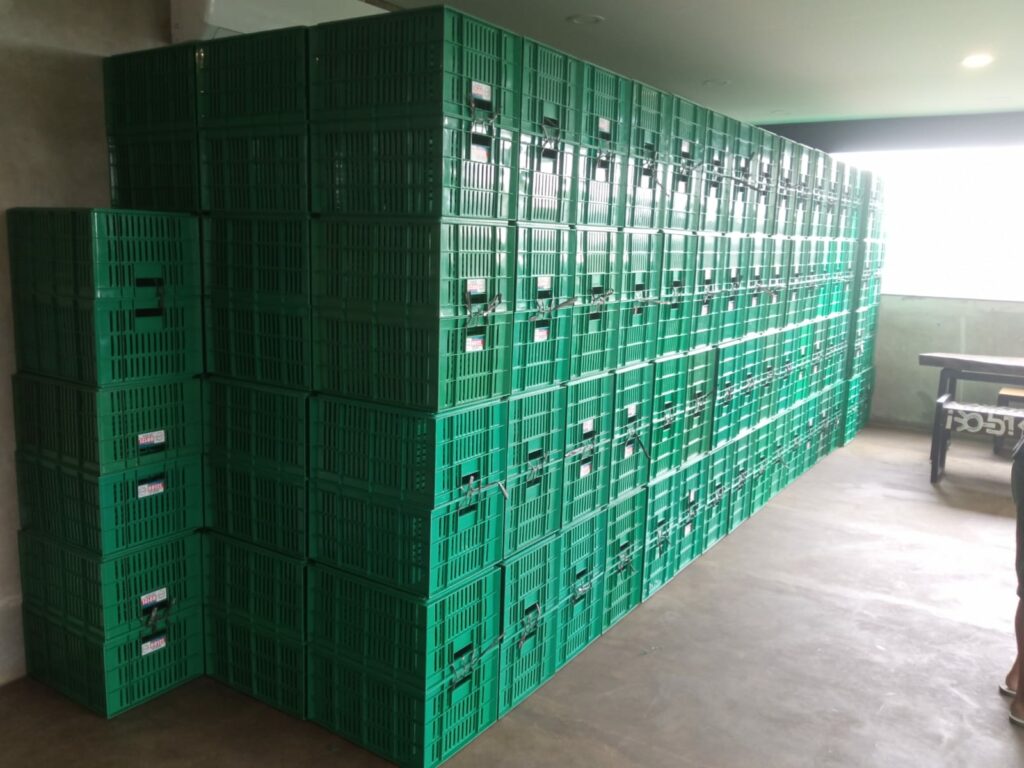 PENGIRIMAN 620 PCS KERANJANG PLASTIK INDUSTRI ATARI 9912 L KE SAWANGAN DEPOK OLEH TIM RAJA PLASTIK INDONESIA