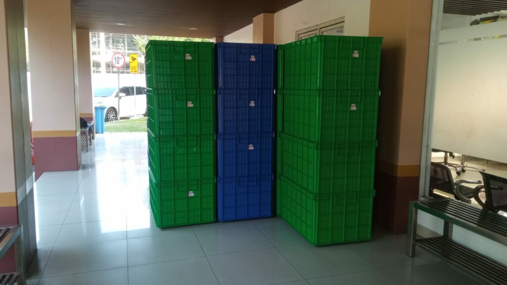 PENGIRIMAN BOX CONTAINER / KERANJANG PLASTIK INDUSTRI HANATA & RABBIT KE GUDANG UNILEVER CIKARANG OLEH TIM RAJA PLASTIK INDONESIA