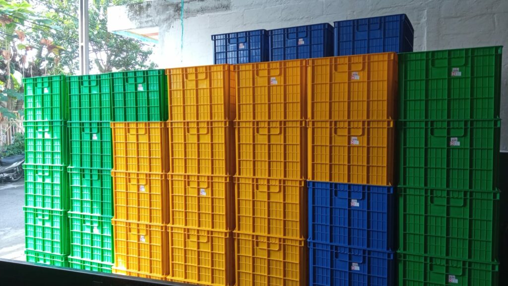 PENGIRIMAN BOX CONTAINER / KERANJANG PLASTIK INDUSTRI HANATA & RABBIT KE GUDANG UNILEVER CIKARANG OLEH TIM RAJA PLASTIK INDONESIA