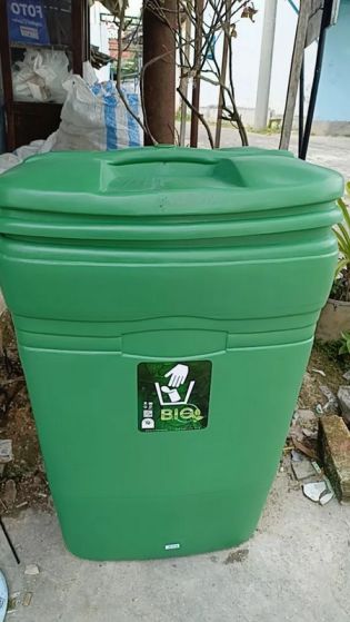 TONG SAMPAH PLASTIK BESAR KOTAK 220 LITER GREEN LEAF BIO DUSTBIN 2022: Solusi Tempat Sampah Plastik Kapasitas Besar untuk Area Industri, HORECA, Perkantoran, Fasilitas Umum, dan Lingkungan Komersial