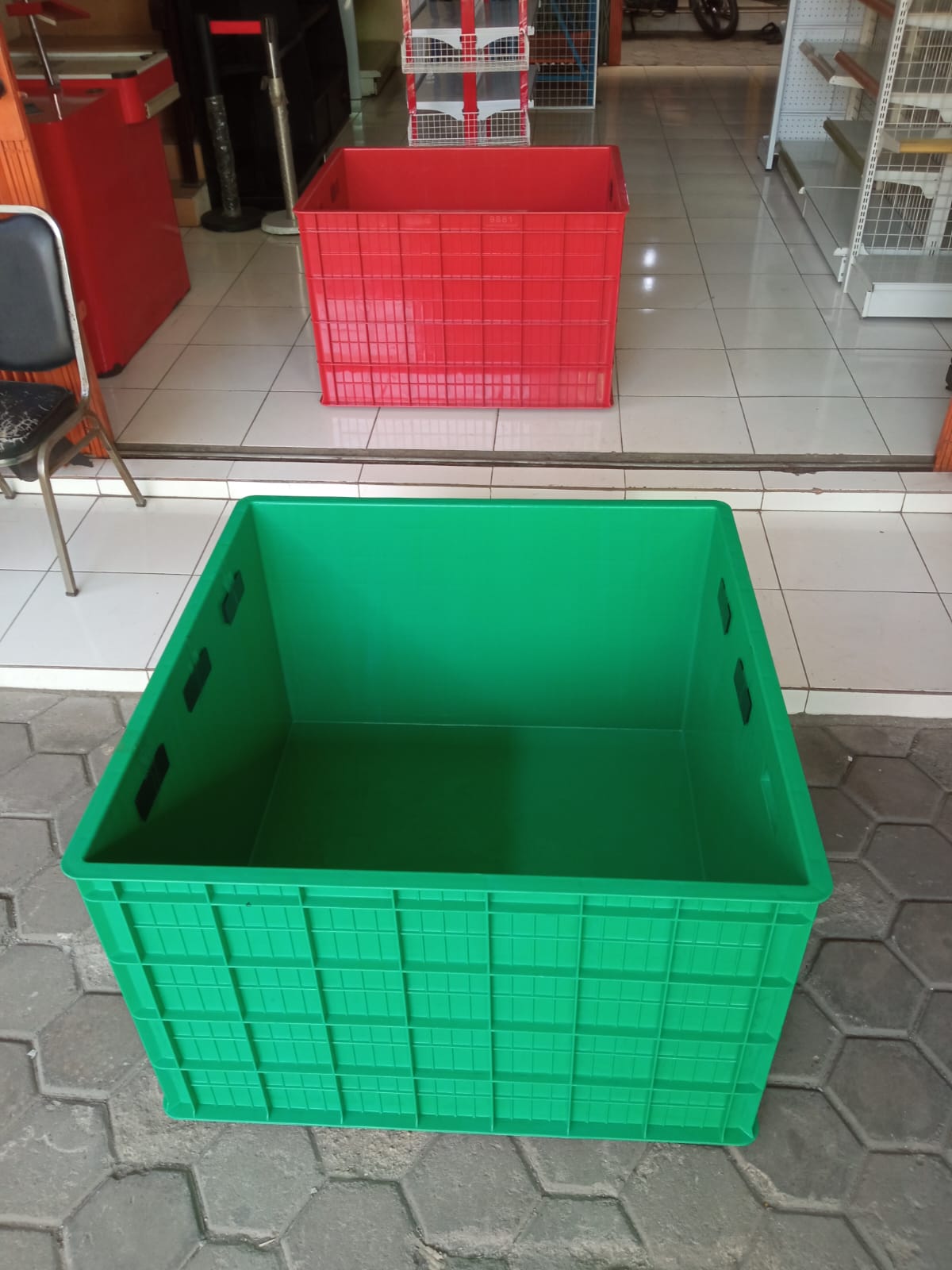CONTAINER BOX INDUSTRI BESAR PLASTIK RAPAT 640 LITER ATARI 9883 UKURAN 100x100x64 CM | RAJA PLASTIK INDONESIA