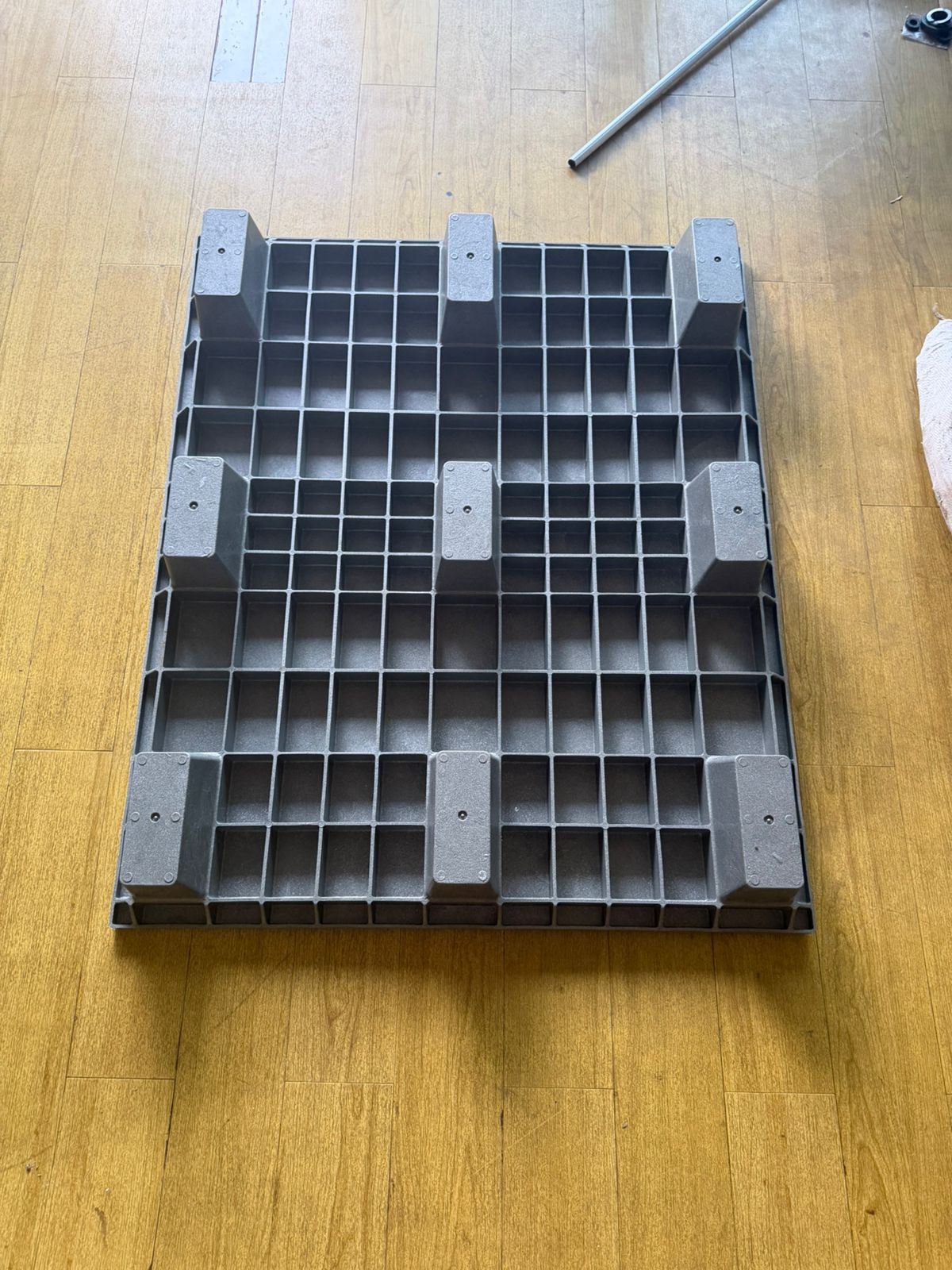 PALLET PLASTIK MURAH DAUR ULANG 100x120x15 CM - RAIB RECYCLED PLASTIC PALLET TIPE SP16 | RAJA PLASTIK INDONESIA