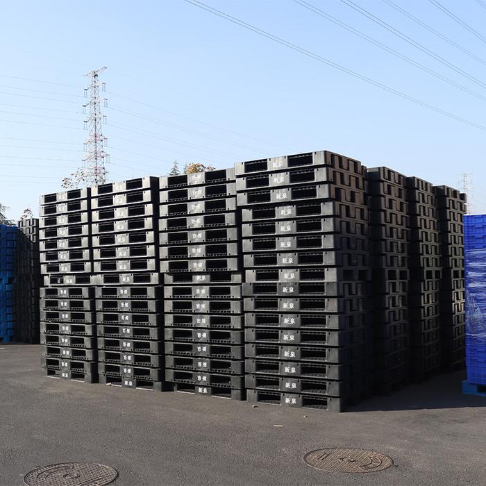 PALLET PLASTIK BARU MURAH LINHUI 1111 HITAM STACKABLE 100x100x15 CM | RAJA PLASTIK INDONESIA